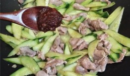 娱乐吃瓜酱特殊人群,吃瓜酱视角下的特殊人群众生相